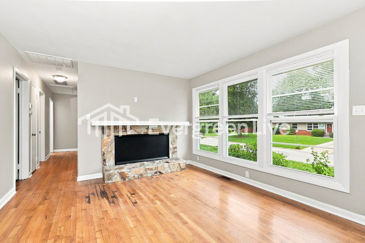 308 Melbourne Rd - Photo 4 of 10