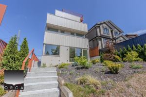 featured image of 2915 East 5th Avenue 1