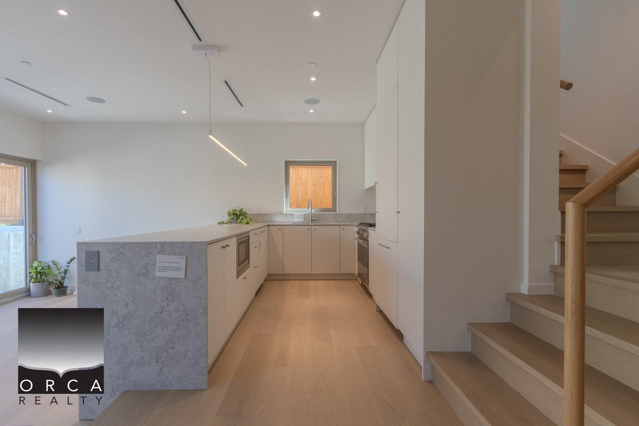 2915 East 5th Avenue 1 - Photo 6 of 24