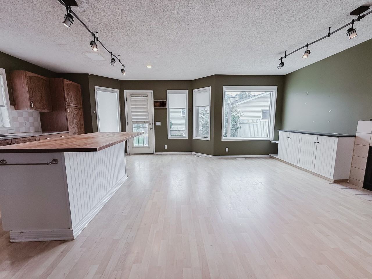 27 Hidden Cres Nw - Photo 3 of 27