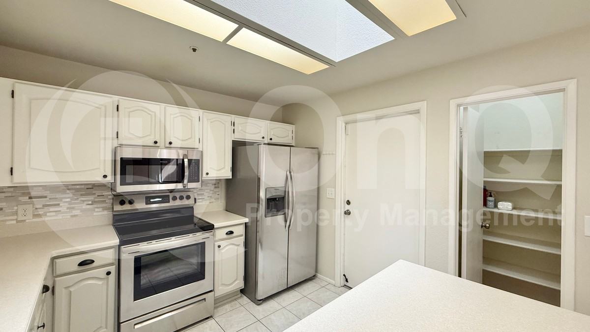 10944 N 117th Pl - Photo 4 of 26