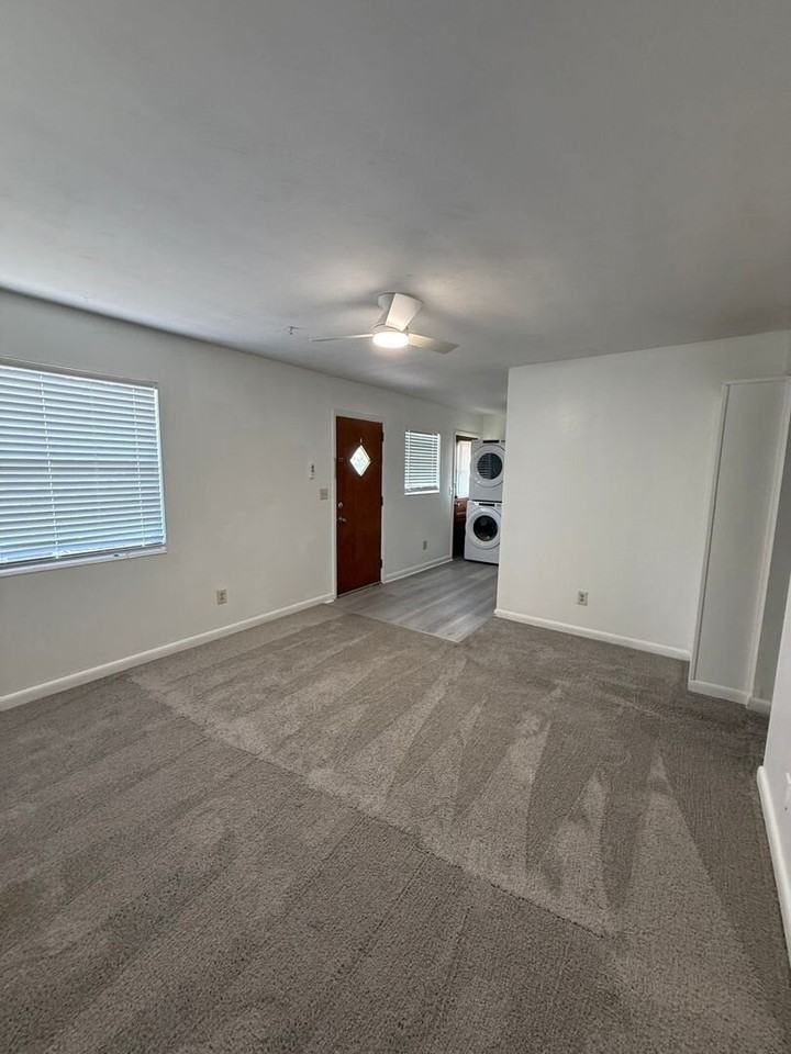 211 9th St N - Photo 5 of 12