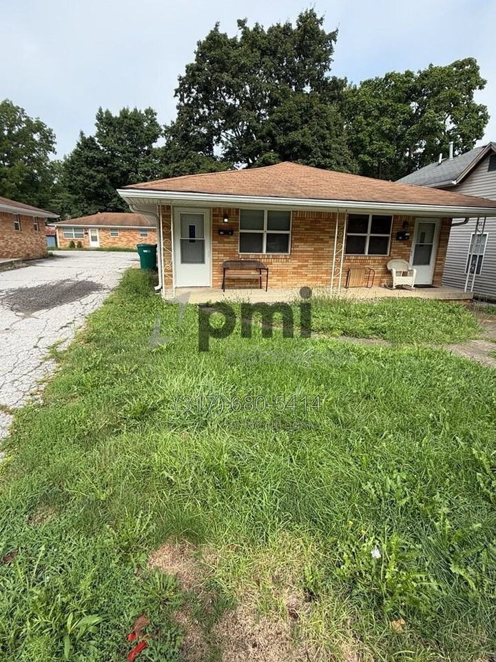 228 S Green St #B - Photo 2 of 24