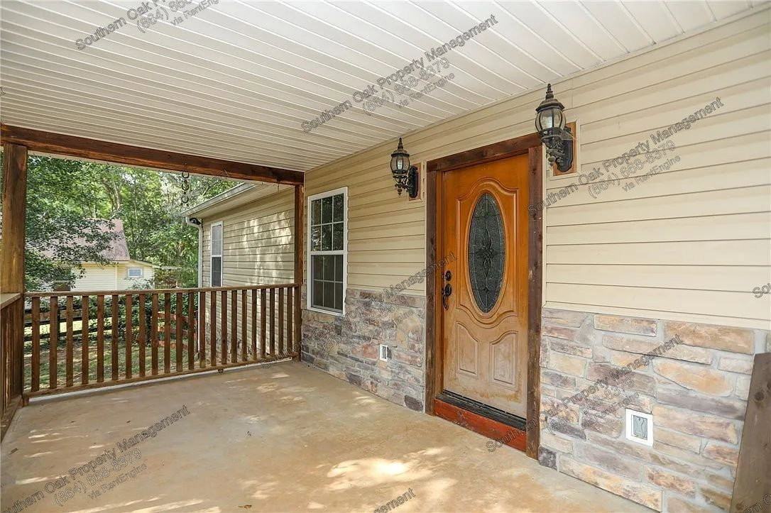112 Aiken St - Photo 2 of 32