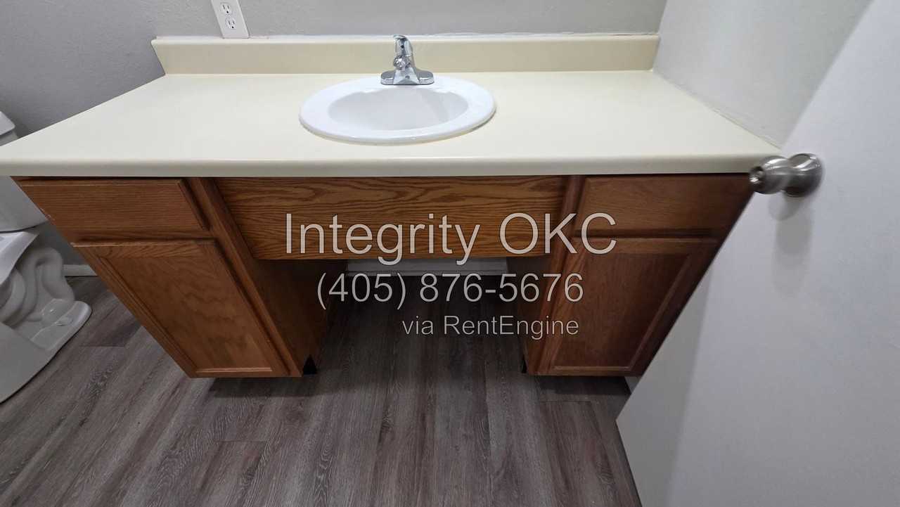 3803 N Rockwell Ave #206 - Photo 3 of 19