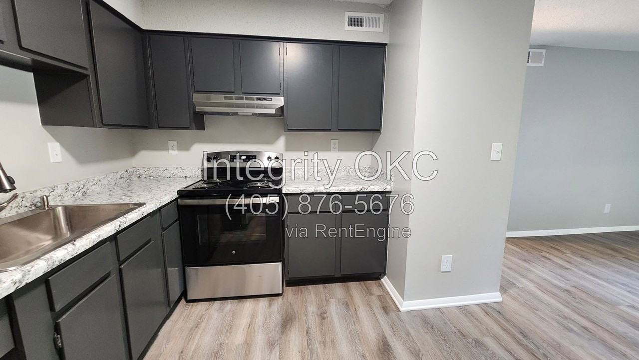 3803 N Rockwell Ave #206 - Photo 5 of 19