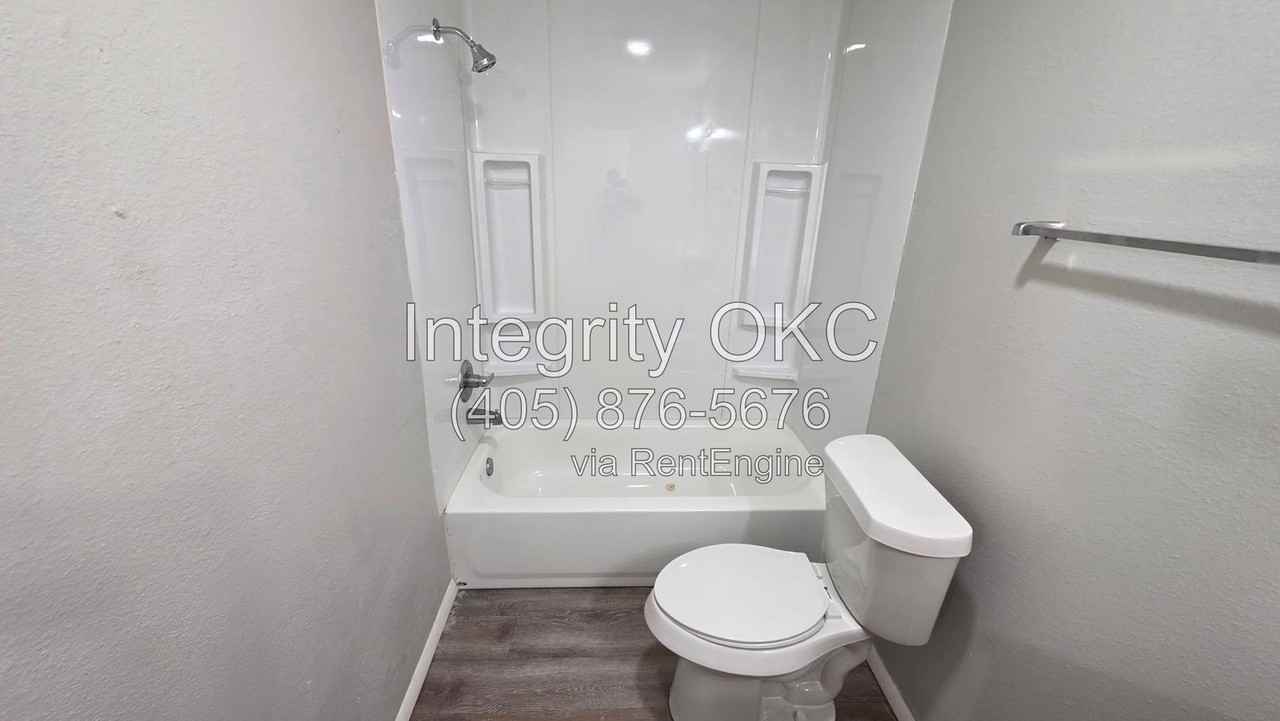 3803 N Rockwell Ave #206 - Photo 6 of 19