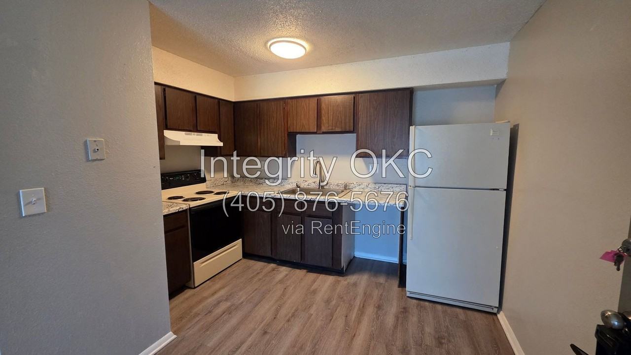 3803 N Rockwell Ave #206 - Photo 7 of 19