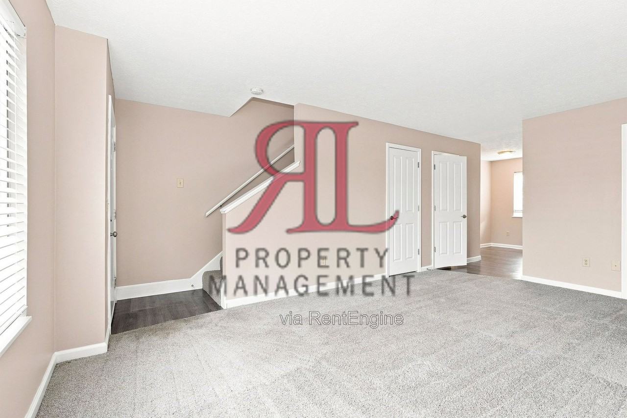 5502 Kenneylane Blvd - Photo 3 of 17