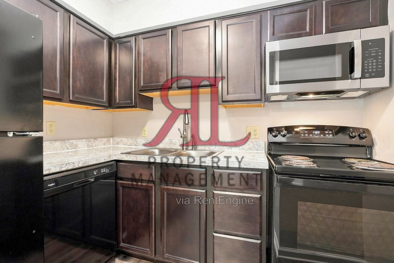 5502 Kenneylane Blvd - Photo 5 of 17