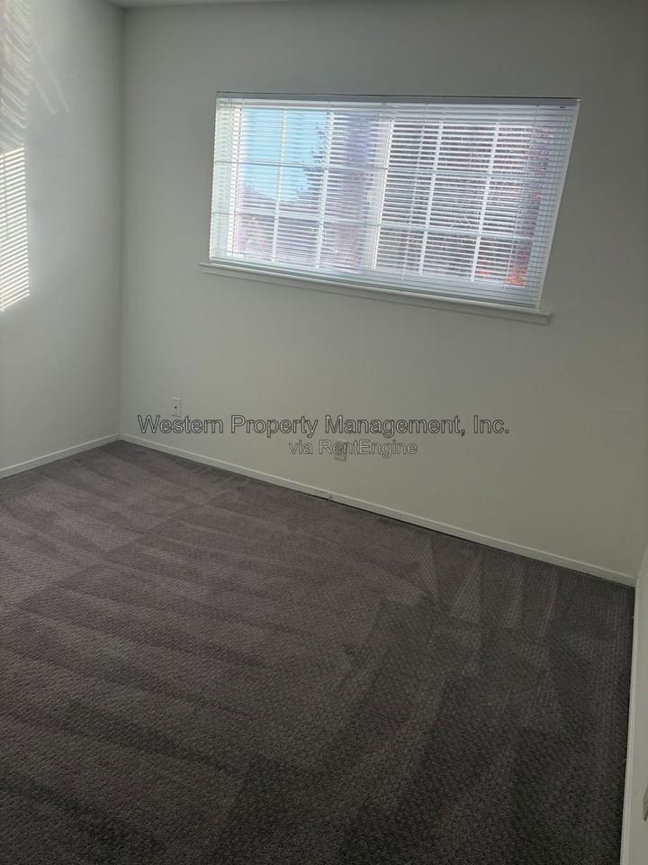 1910 46th Ave #19 - Photo 7 of 10