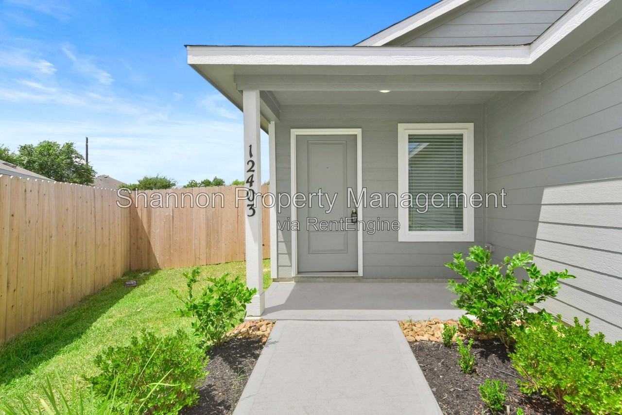 12403 Wild Strawberry Rd - Photo 5 of 36