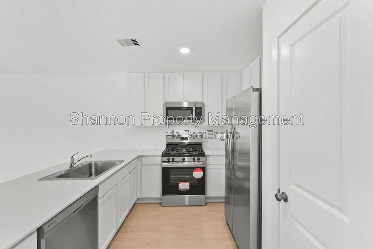 12403 Wild Strawberry Rd - Photo 7 of 36