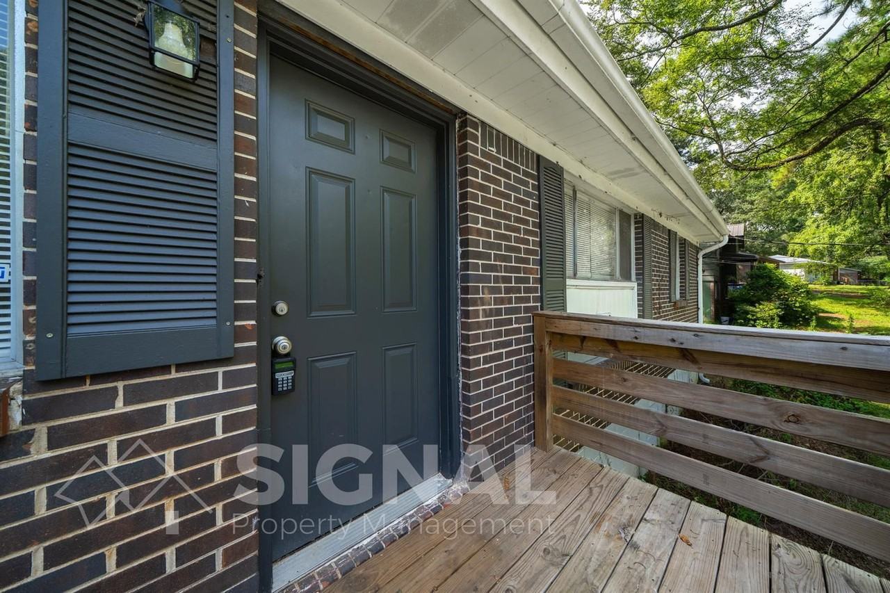 320 Argonne Dr Ne - Photo 4 of 23