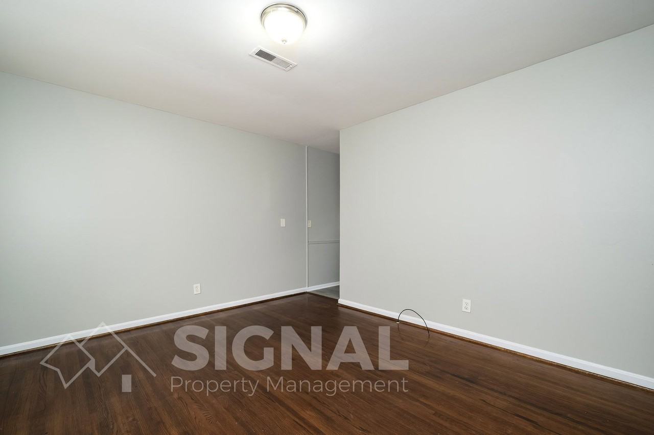 320 Argonne Dr Ne - Photo 6 of 23