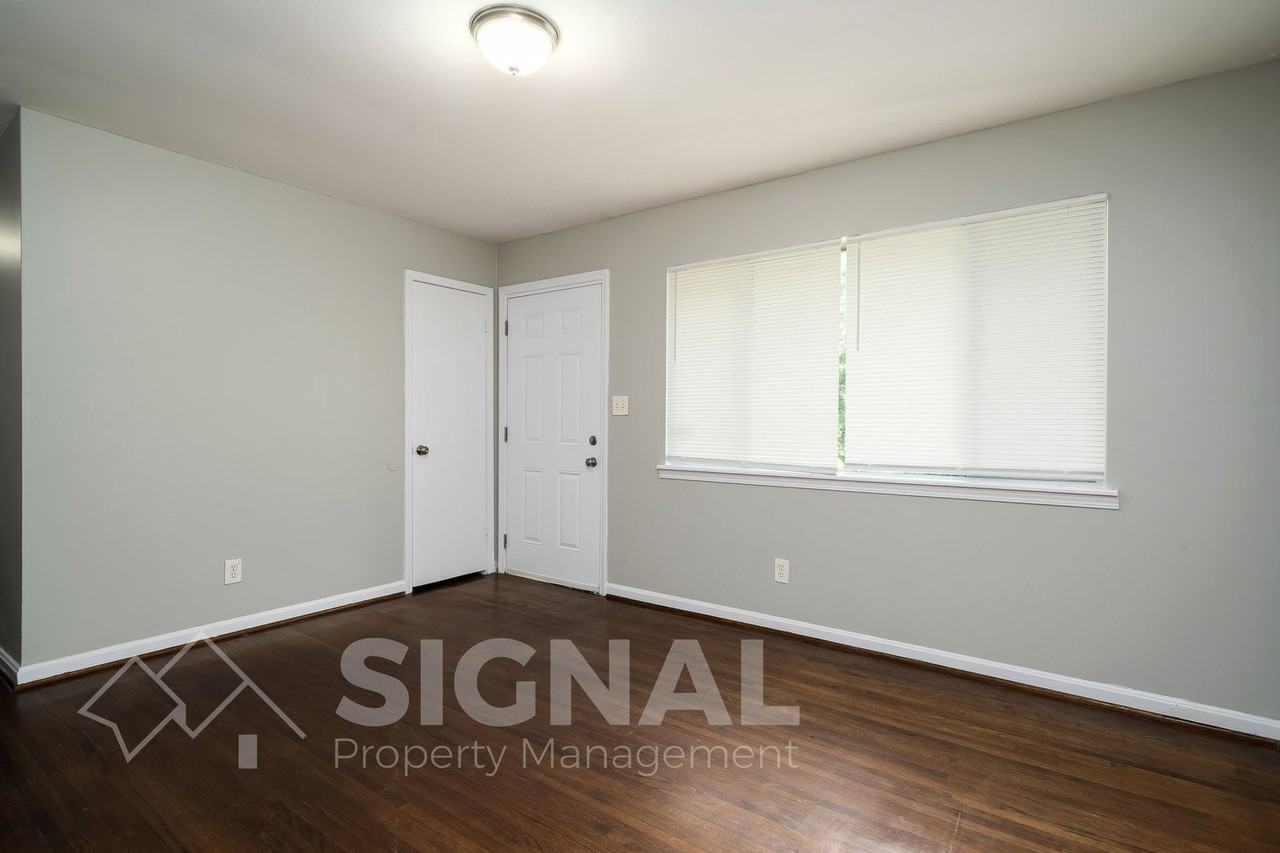 320 Argonne Dr Ne - Photo 7 of 23
