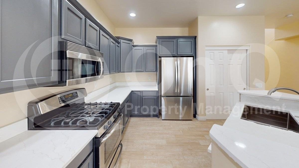10418 E Painted Turtle Ln - Photo 2 of 18