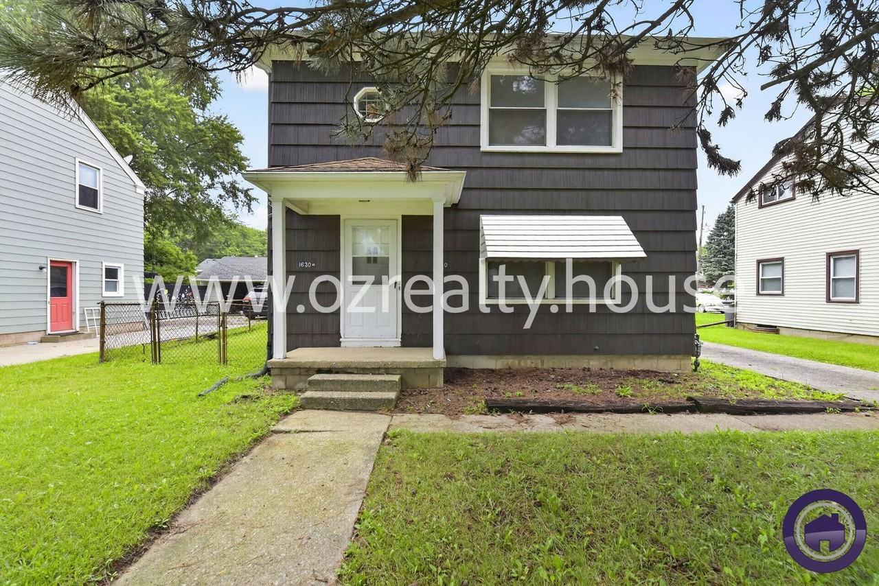 1630 Eleanor Ave - Photo 2 of 17