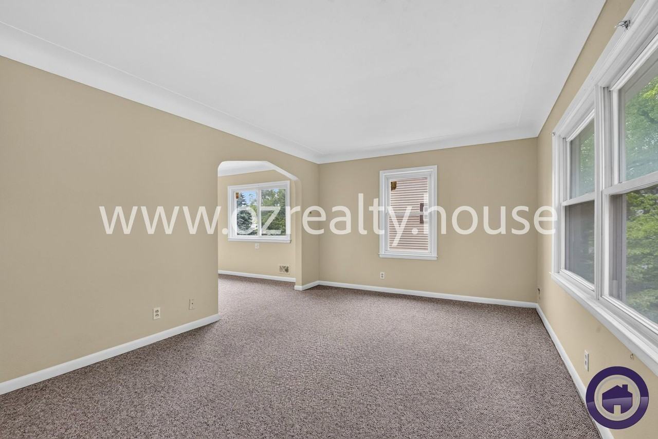 1630 Eleanor Ave - Photo 3 of 17