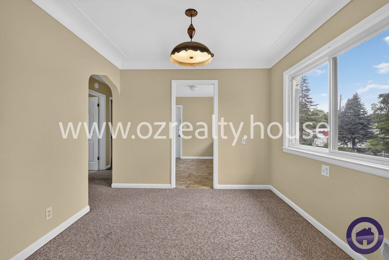 1630 Eleanor Ave - Photo 5 of 17