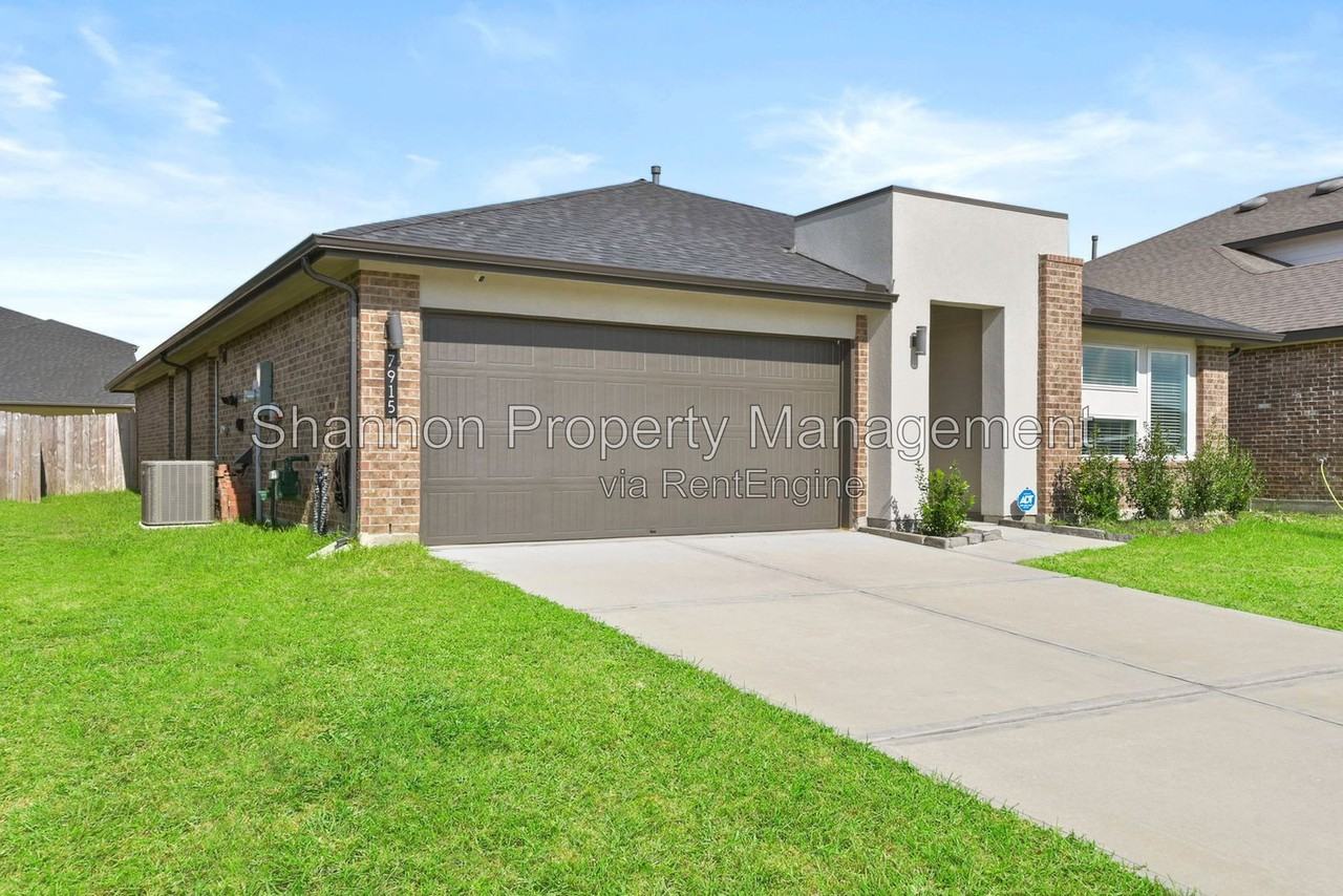 7915 Murciana Dr - Photo 2 of 38