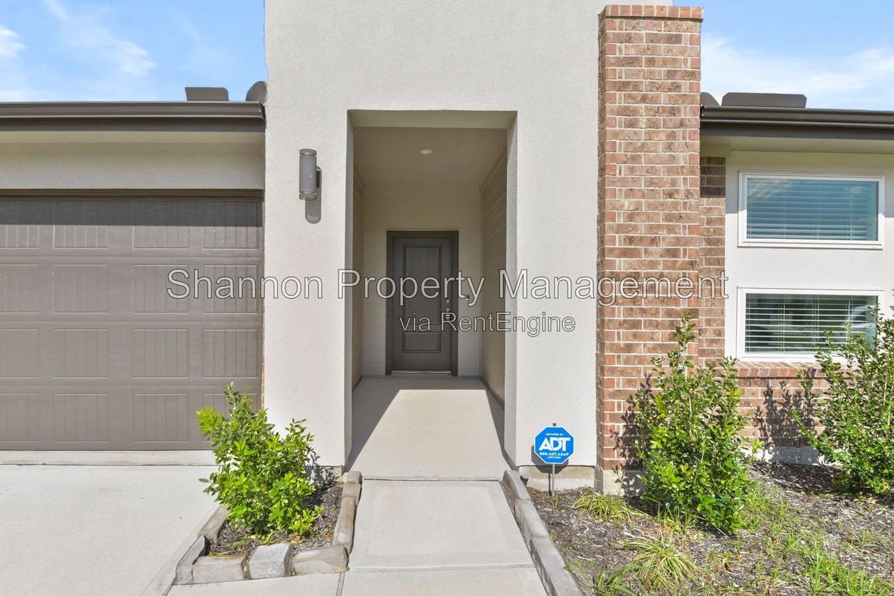 7915 Murciana Dr - Photo 4 of 38
