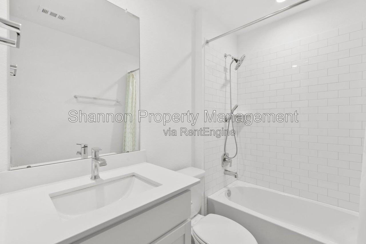 7915 Murciana Dr - Photo 7 of 38