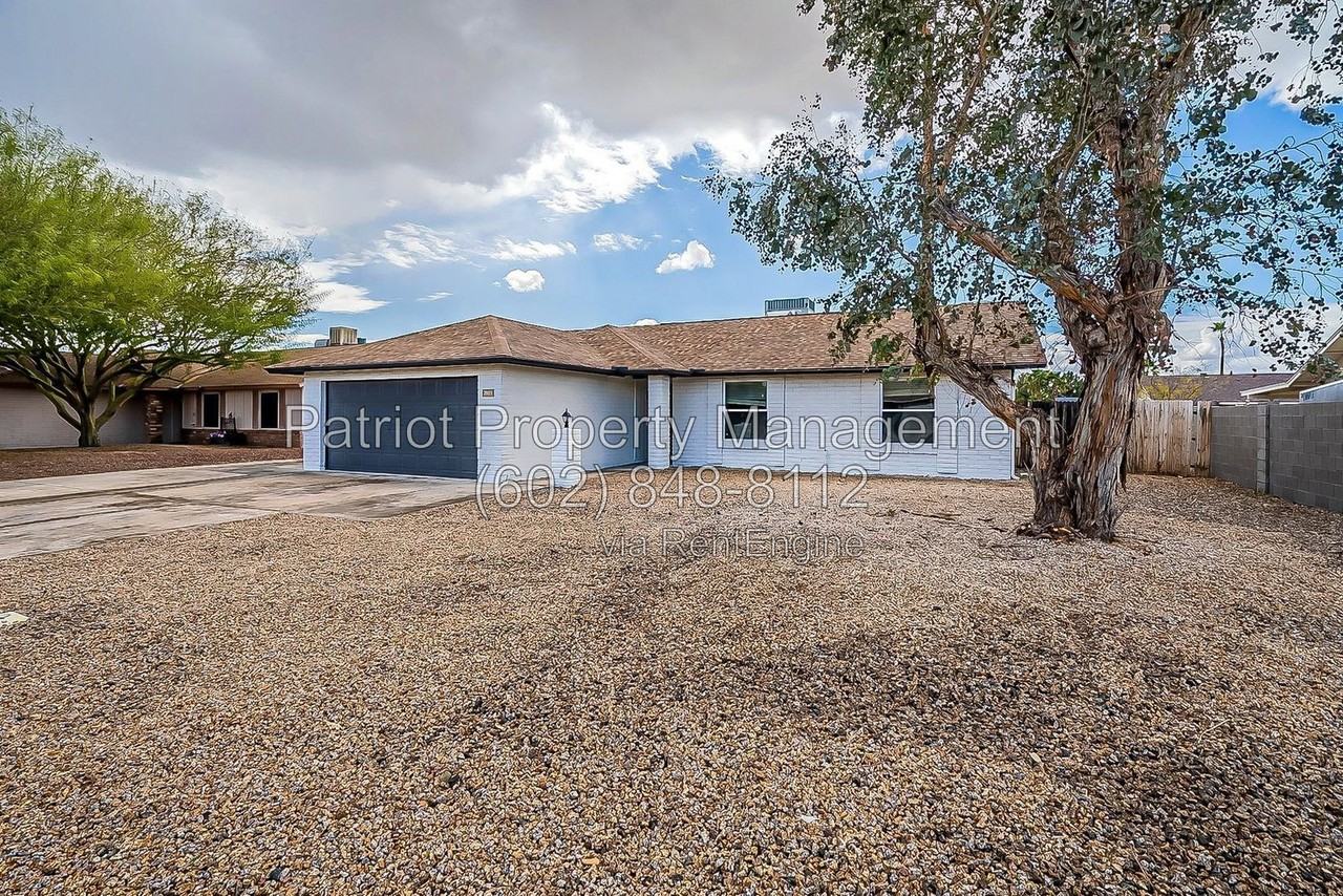 7003 W Sierra St - Photo 2 of 37