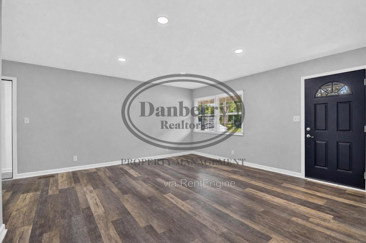 6051 Graystone Dr #1 - Photo 4 of 33