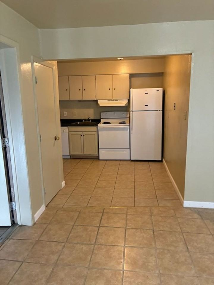 Gravois Apartments LLC - Photo 2 of 19