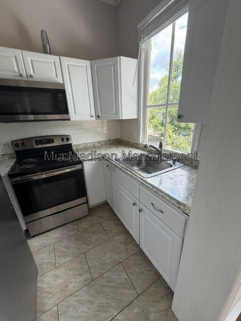 305 W 39th St - Photo 7 of 11