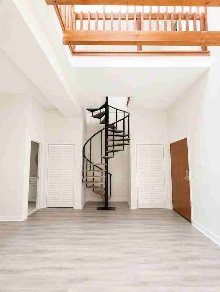235 King St #2 - Photo 2 of 12