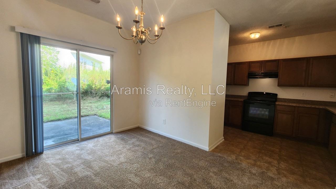 2847 Laurel Ridge Cir - Photo 2 of 16