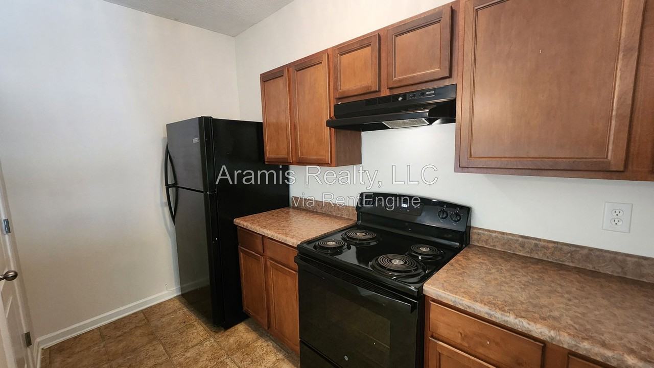 2847 Laurel Ridge Cir - Photo 3 of 16