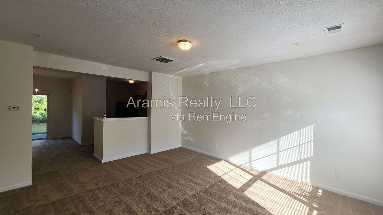 2847 Laurel Ridge Cir - Photo 5 of 16