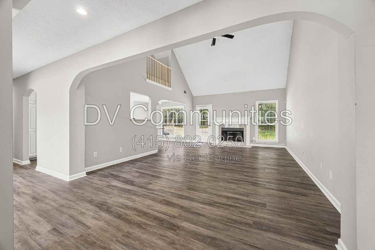 140 Coach Dr - Photo 6 of 26