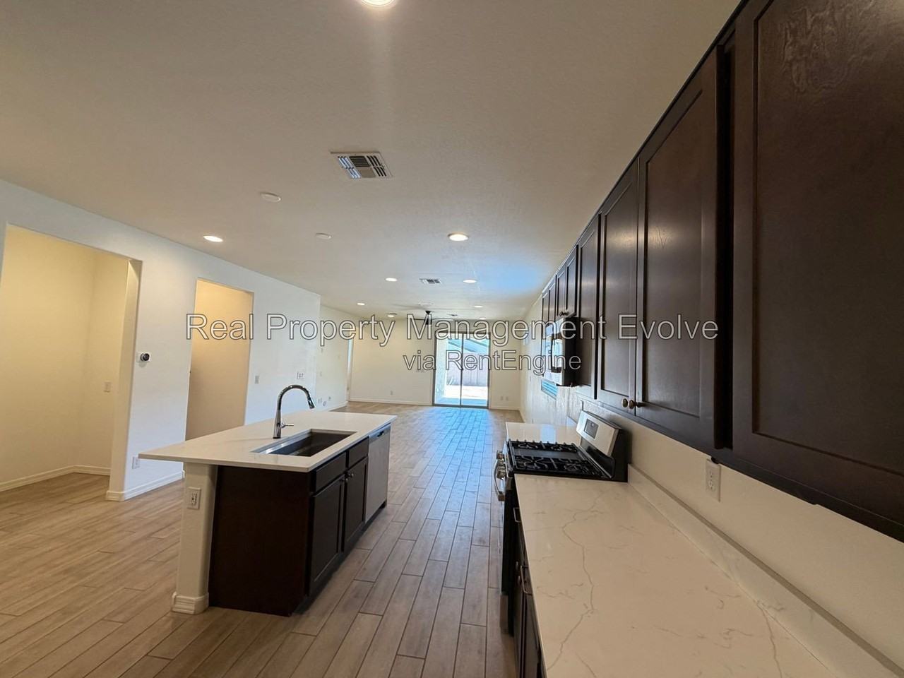 5731 W Encinas Ln - Photo 5 of 35
