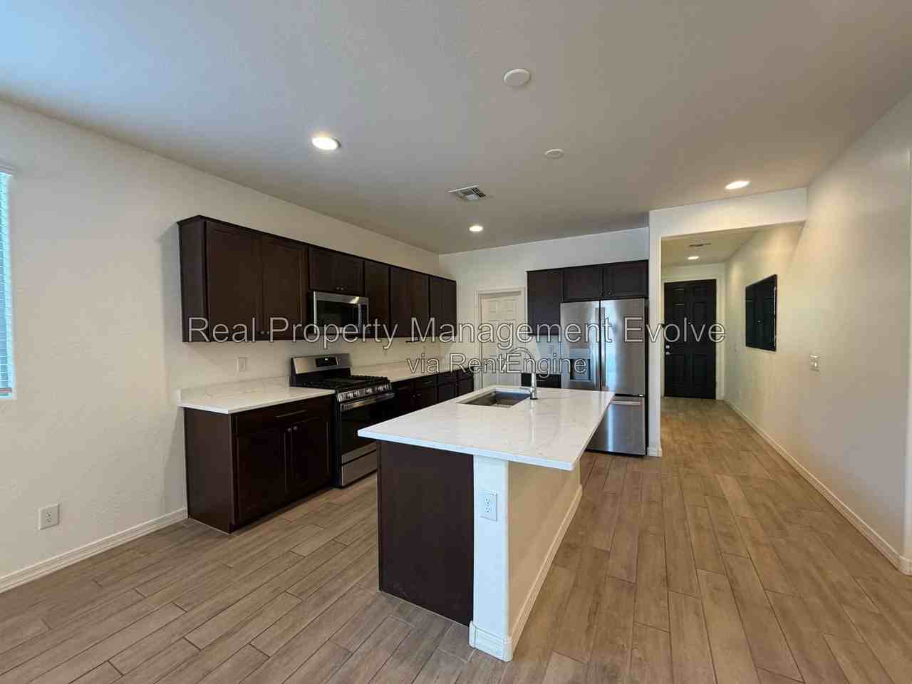 5731 W Encinas Ln - Photo 3 of 35