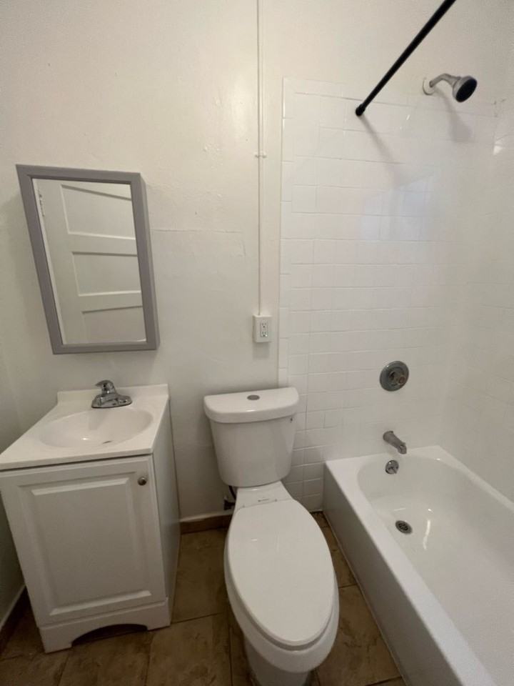 1817 1/2 E Vernon Ave - Photo 5 of 5