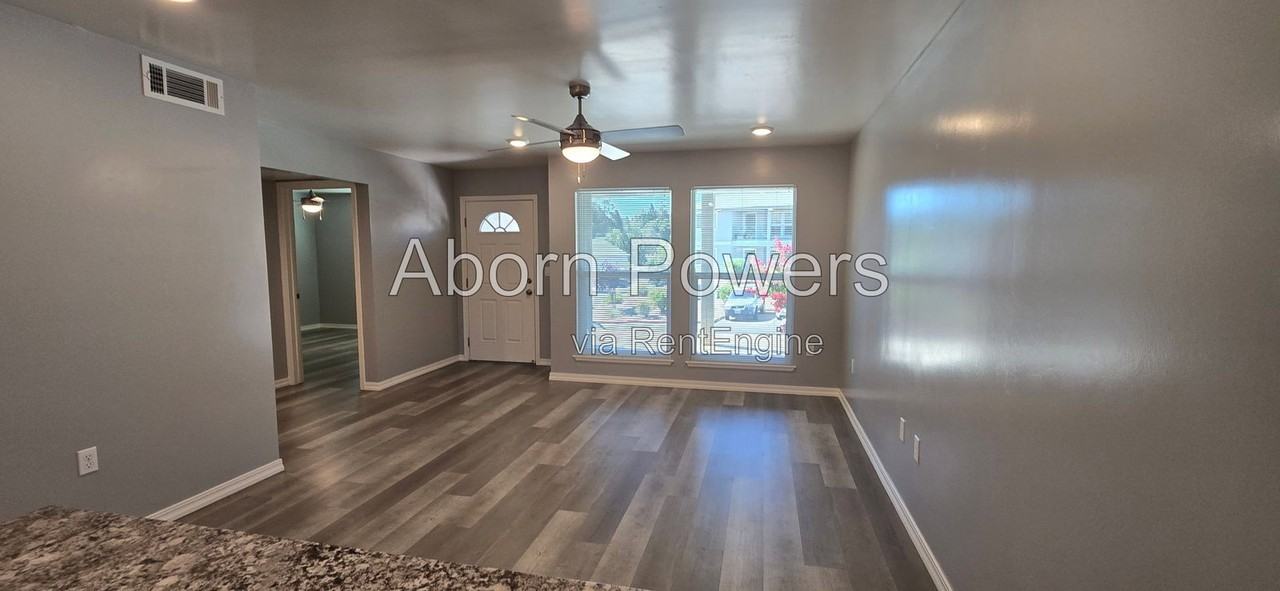 575 Racquet Way #575B - Photo 5 of 22
