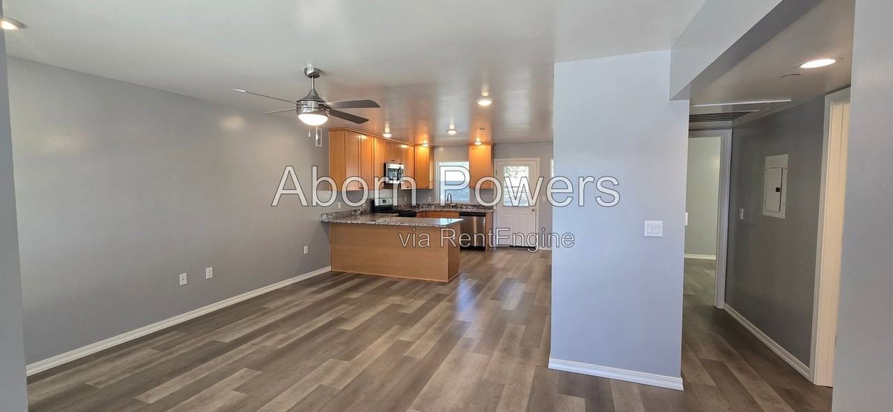 575 Racquet Way #575B - Photo 6 of 22