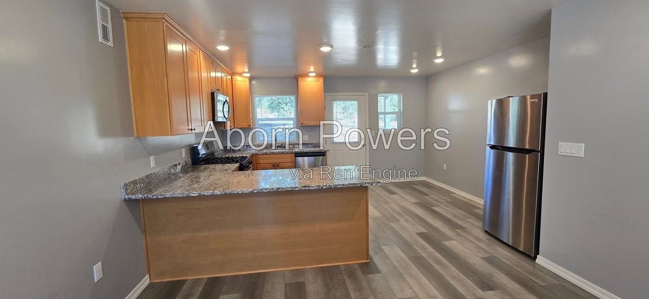 575 Racquet Way #575B - Photo 7 of 22