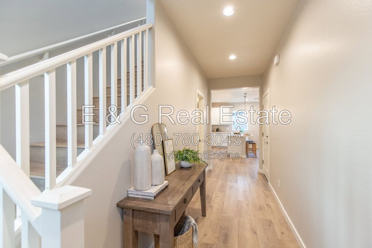 3725 E Flower St - Photo 3 of 21