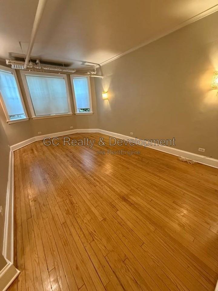 807 Reba Pl #G - Photo 3 of 11