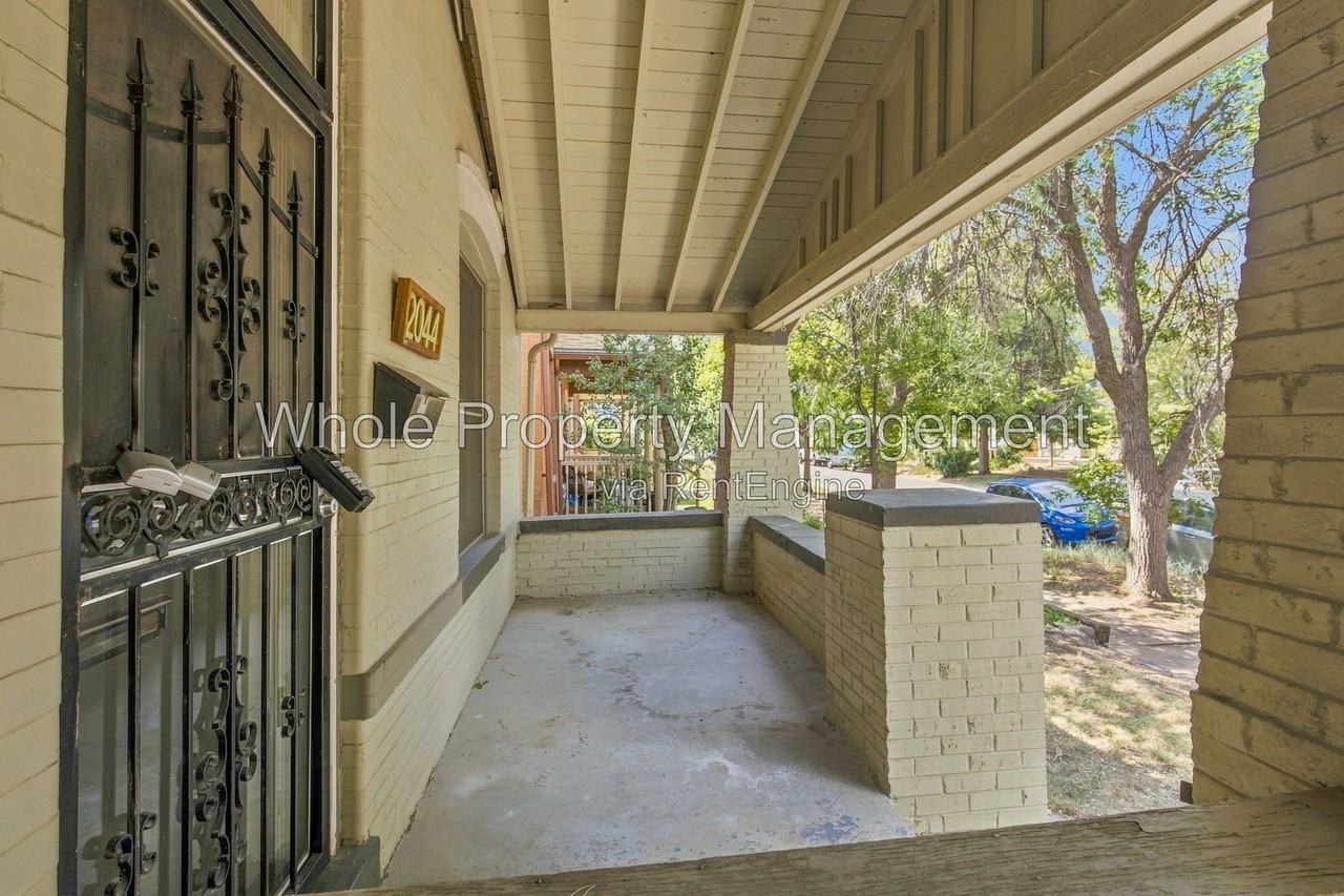 2044 N Ogden St - Photo 2 of 31