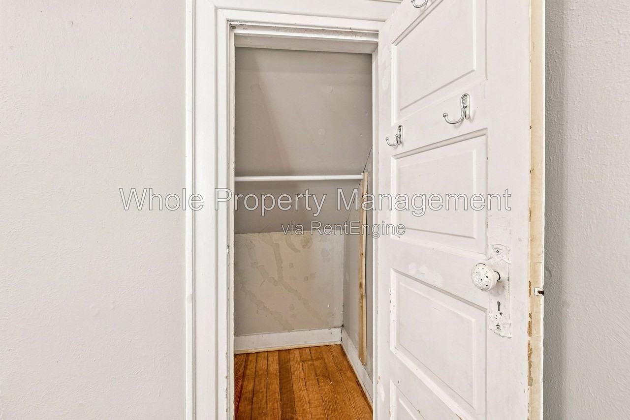 2044 N Ogden St - Photo 6 of 31