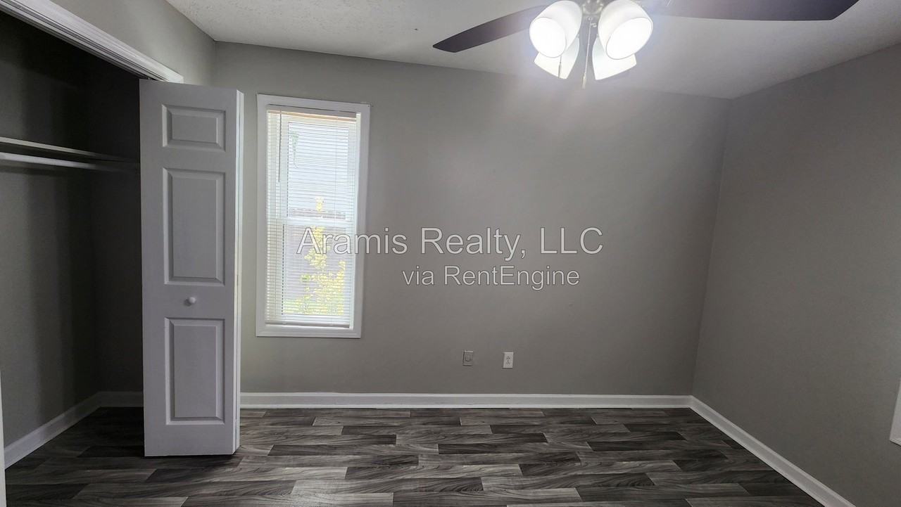 5566 Windwood Rd - Photo 6 of 11