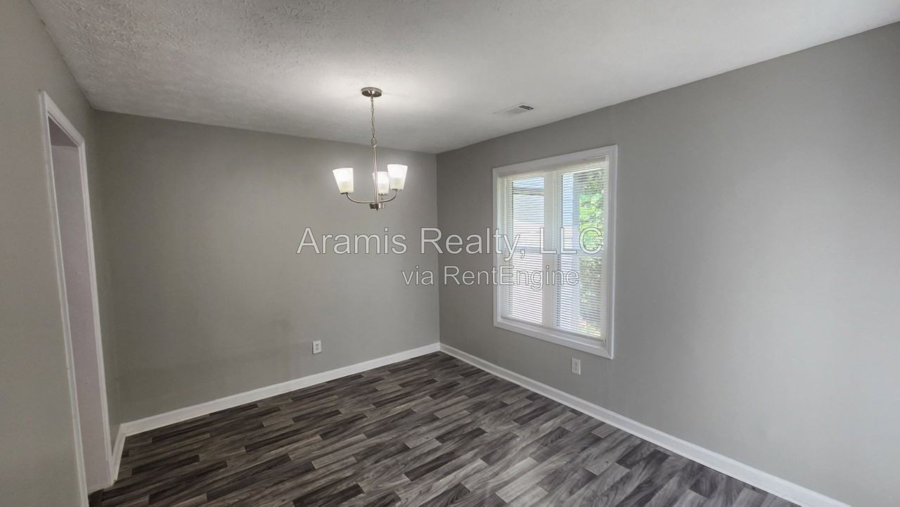 5566 Windwood Rd - Photo 7 of 11