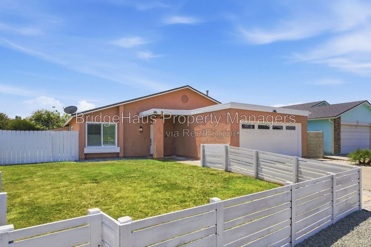6379 Elsberry St - Photo 4 of 33