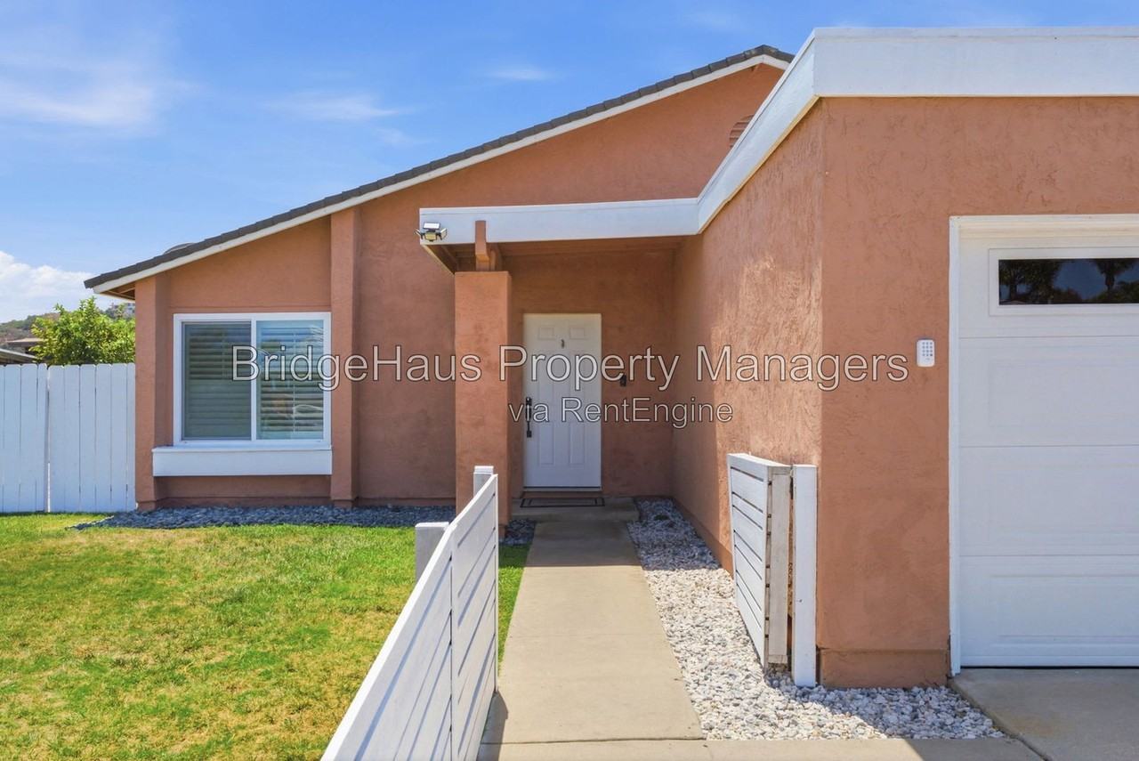 6379 Elsberry St - Photo 5 of 33